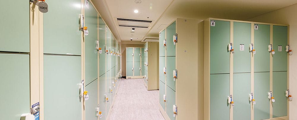 ตู้ล็อกเกอร์หยอดเหรียญที่สามารถใช้ได้หลังเช็กเอาต์