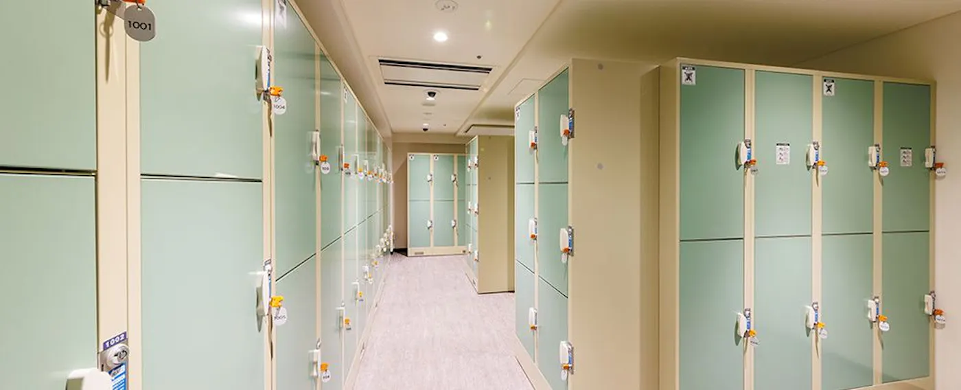 ตู้ล็อกเกอร์หยอดเหรียญที่สามารถใช้ได้หลังเช็กเอาต์