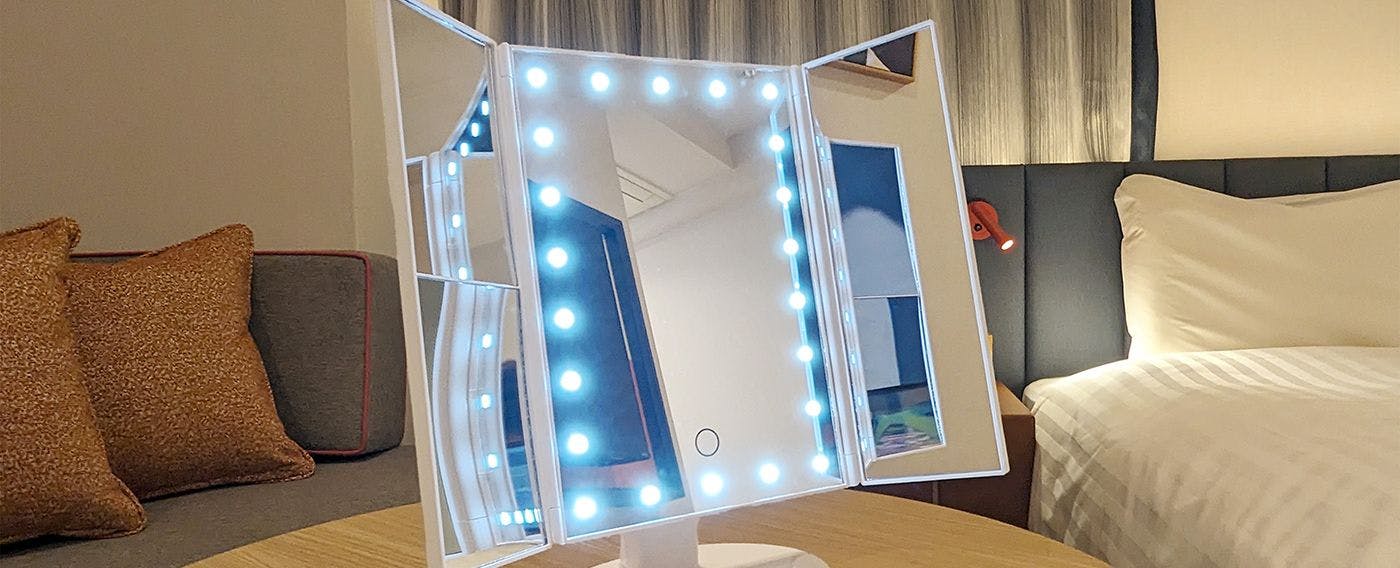 LED付三面鏡（女優ミラー）