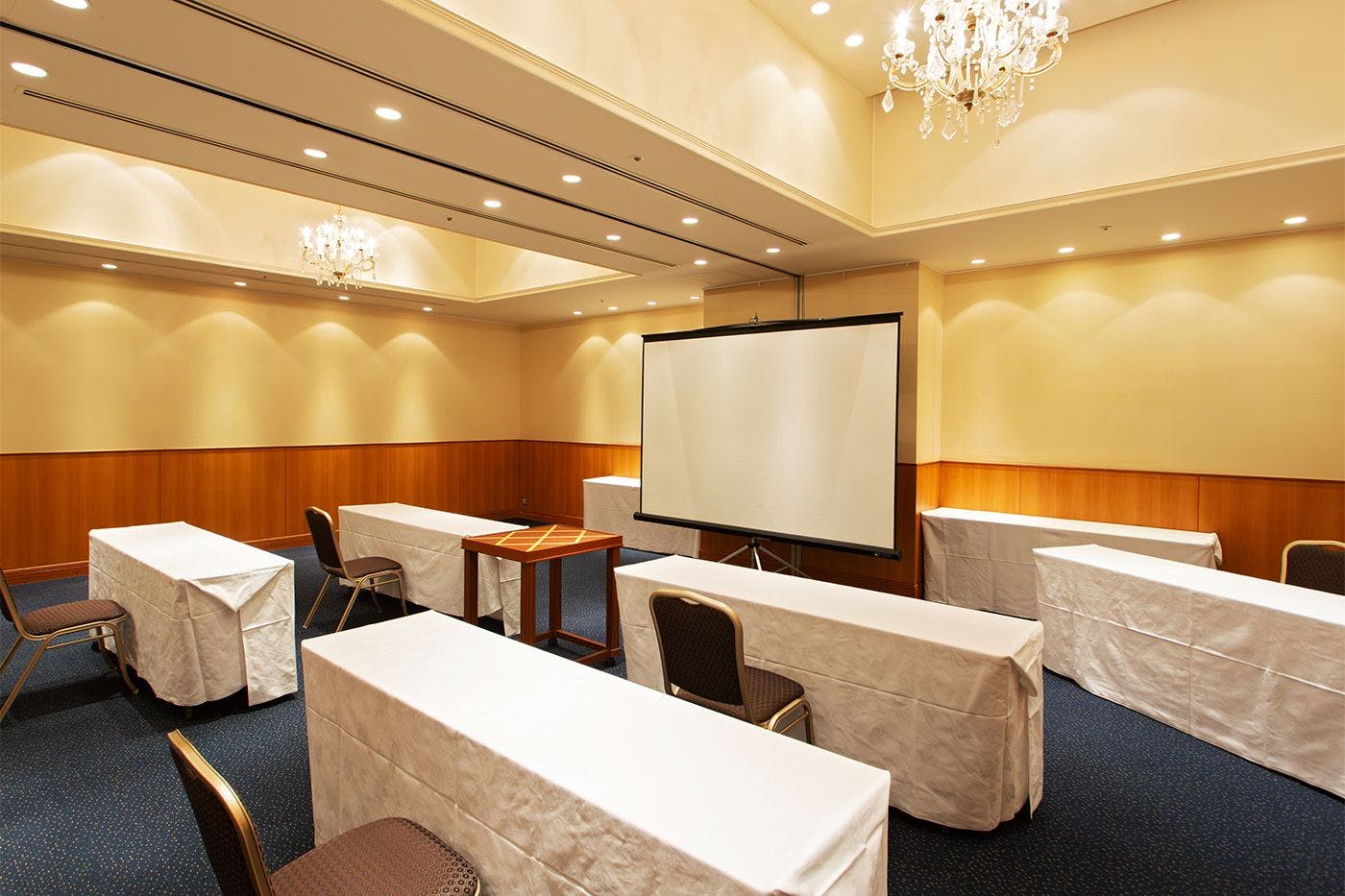 小宴会場「サルビア」