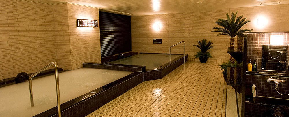 น้ำพุร้อนธรรมชาติ