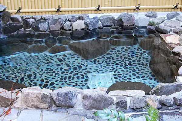 ออนเซ็นกลางแจ้ง