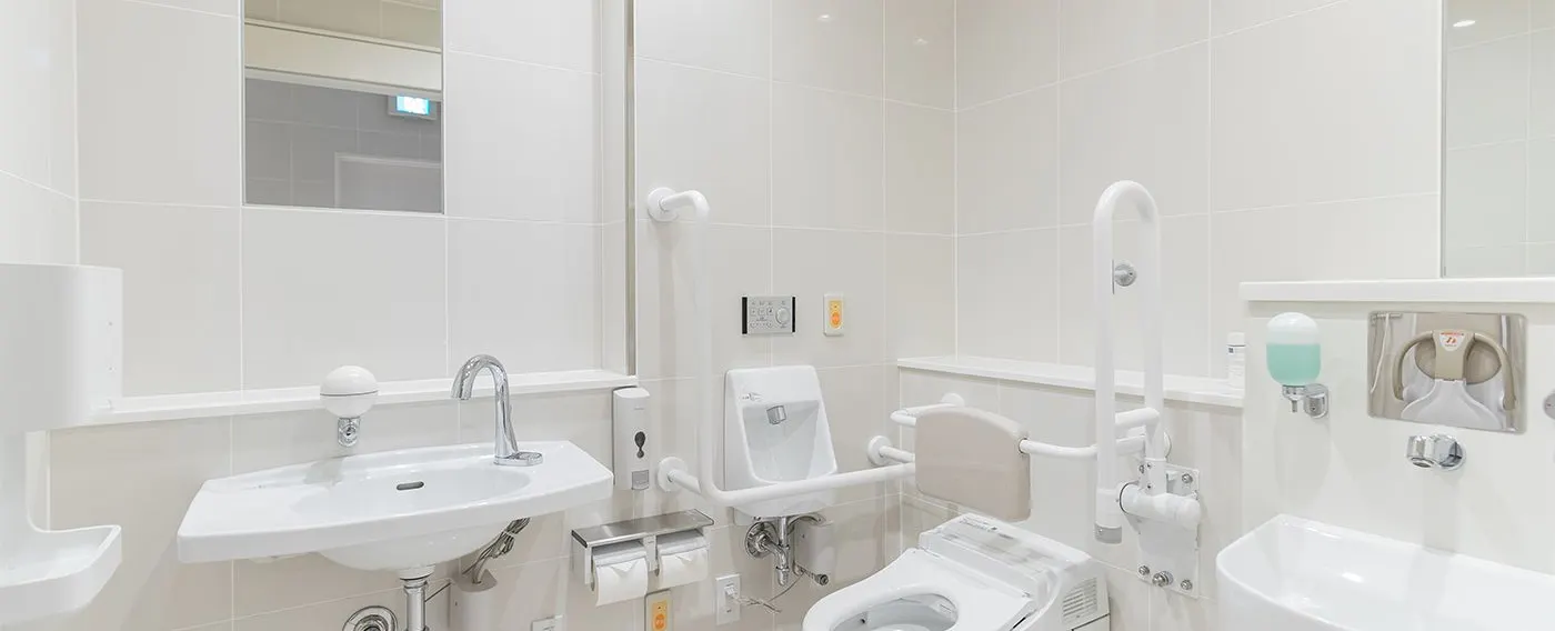 館内施設|8階・共用トイレ(多目的)