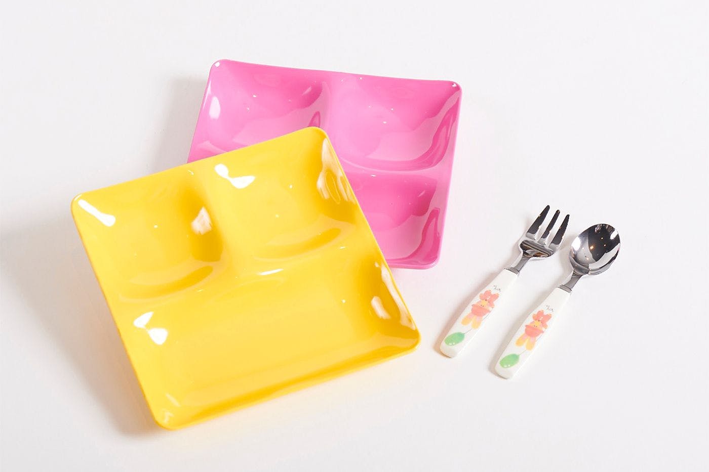 ชุดจานชามสำหรับเด็ก