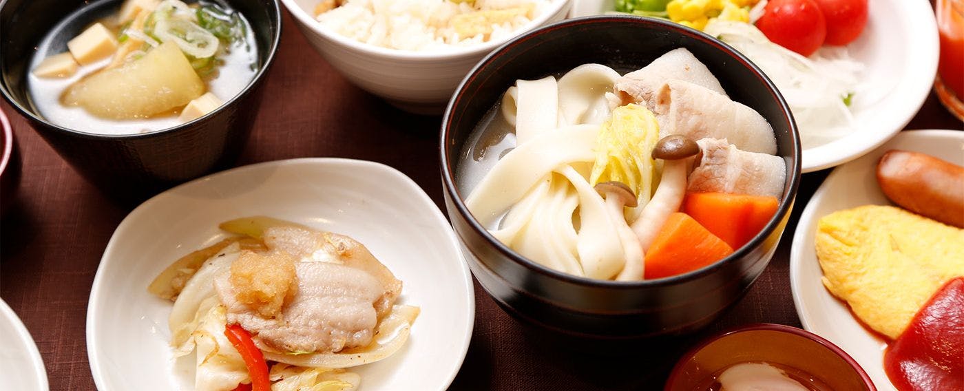 บุฟเฟ่ต์อาหารญี่ปุ่นและตะวันตก