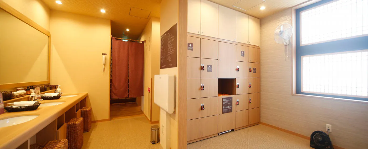 ห้องเปลี่ยนเสื้อผ้าสำหรับผู้ชาย