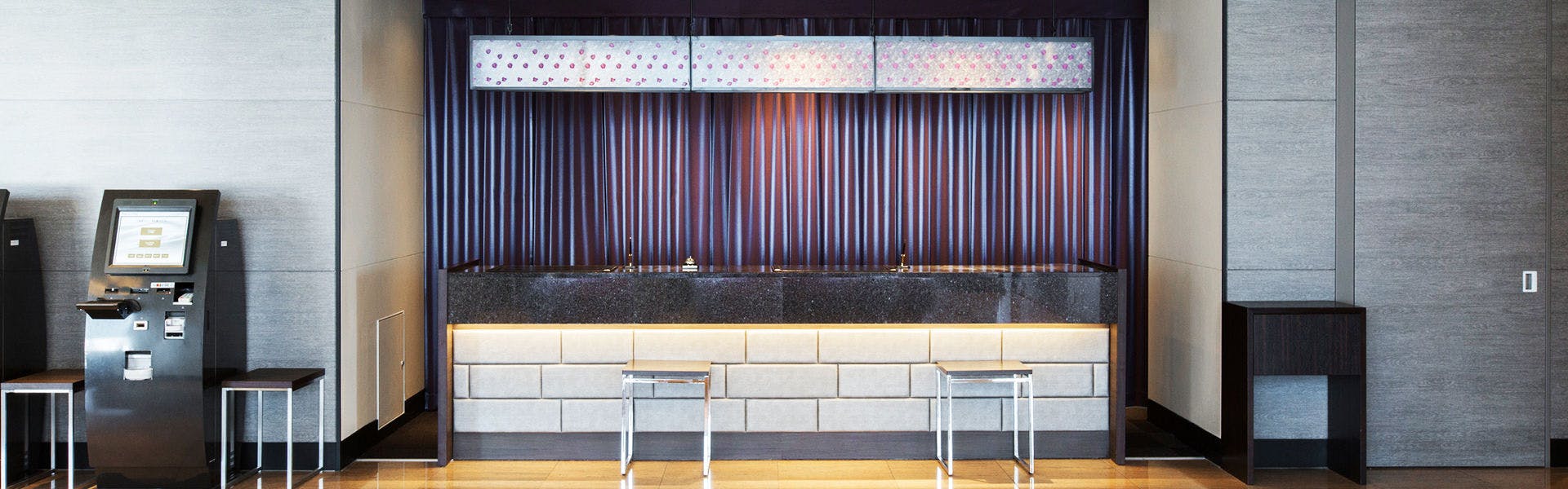 フロントデスク