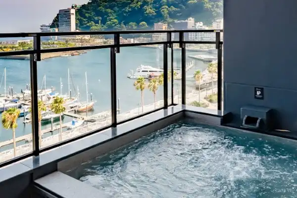 ออนเซ็นกลางแจ้ง