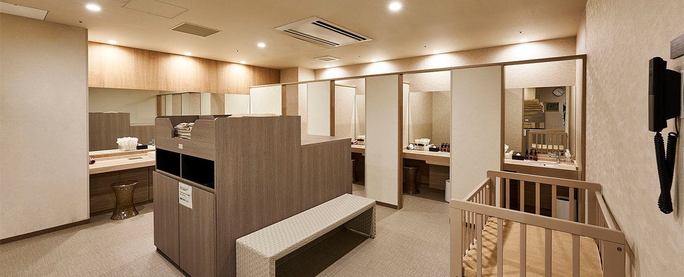 女性浴場の脱衣所・パウダールーム