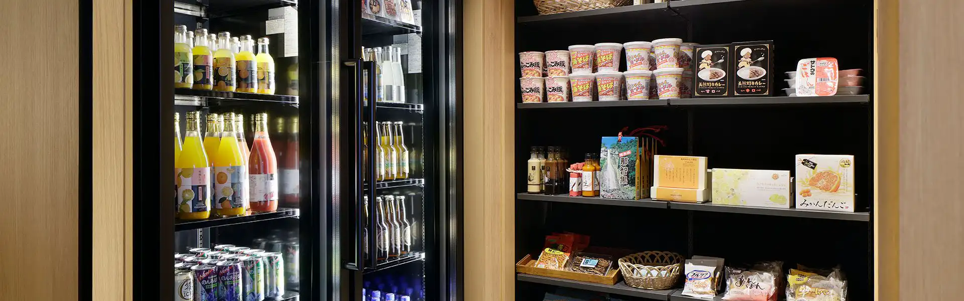 ロビー/キッチン