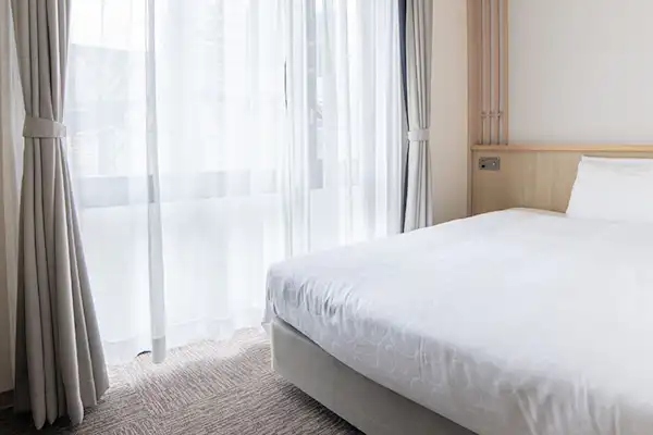 【ห้องไฟเทน】เตียงเดี่ยว (ปลอดบุหรี่)