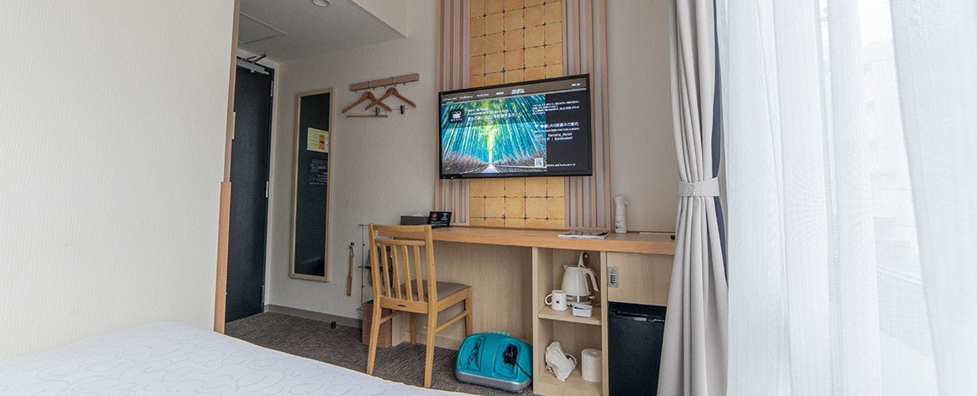 【ห้องไฟเทน】เตียงเดี่ยว (ปลอดบุหรี่)