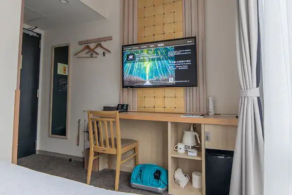 【ห้องไฟเทน】เตียงเดี่ยว (ปลอดบุหรี่)