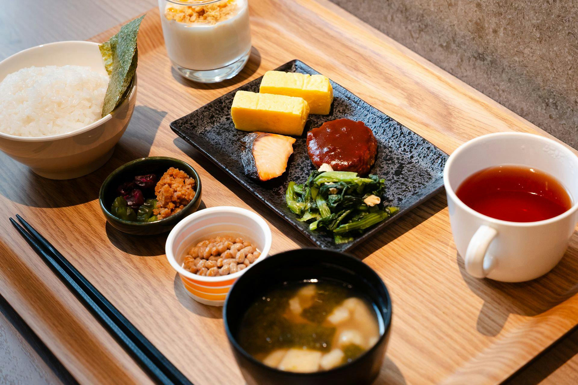朝食