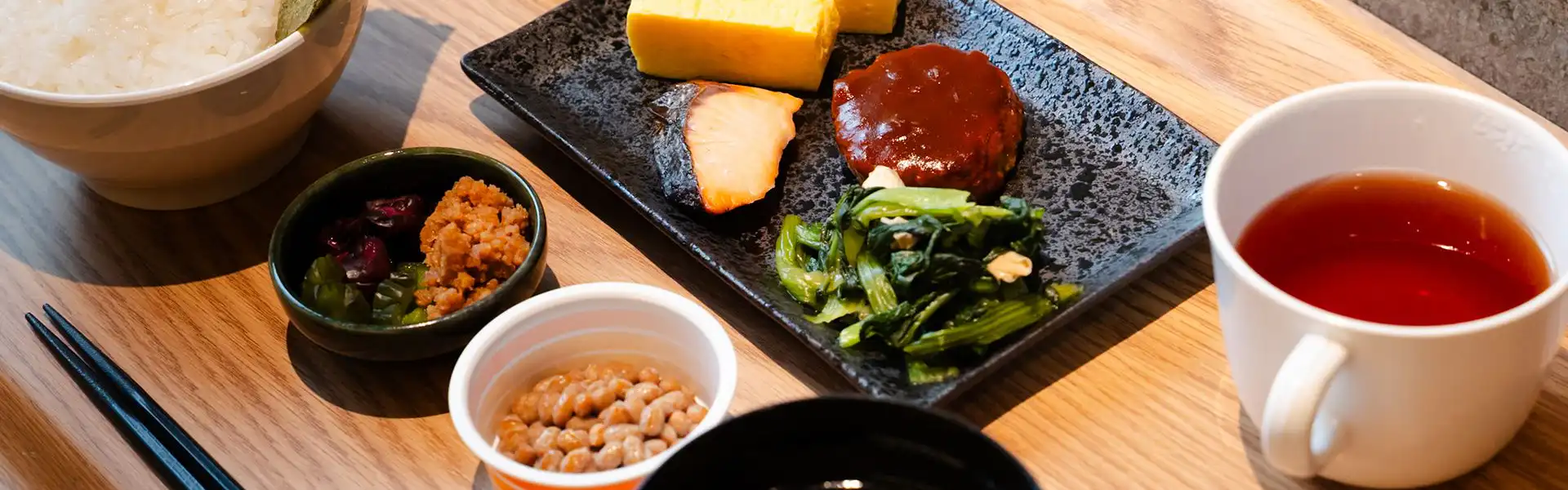 朝食
