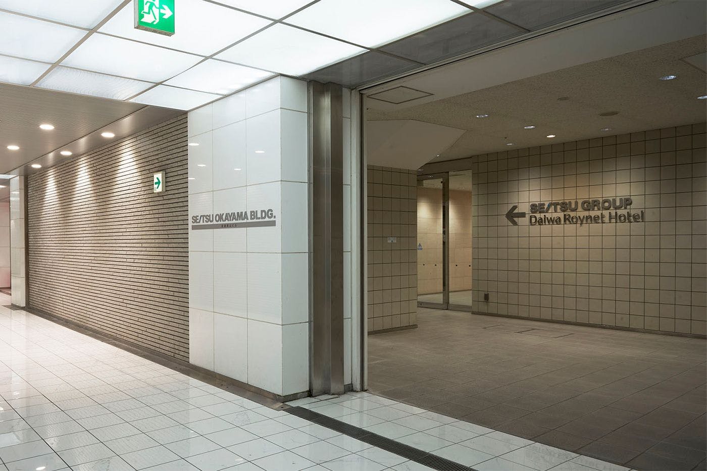 地下街からの入り口