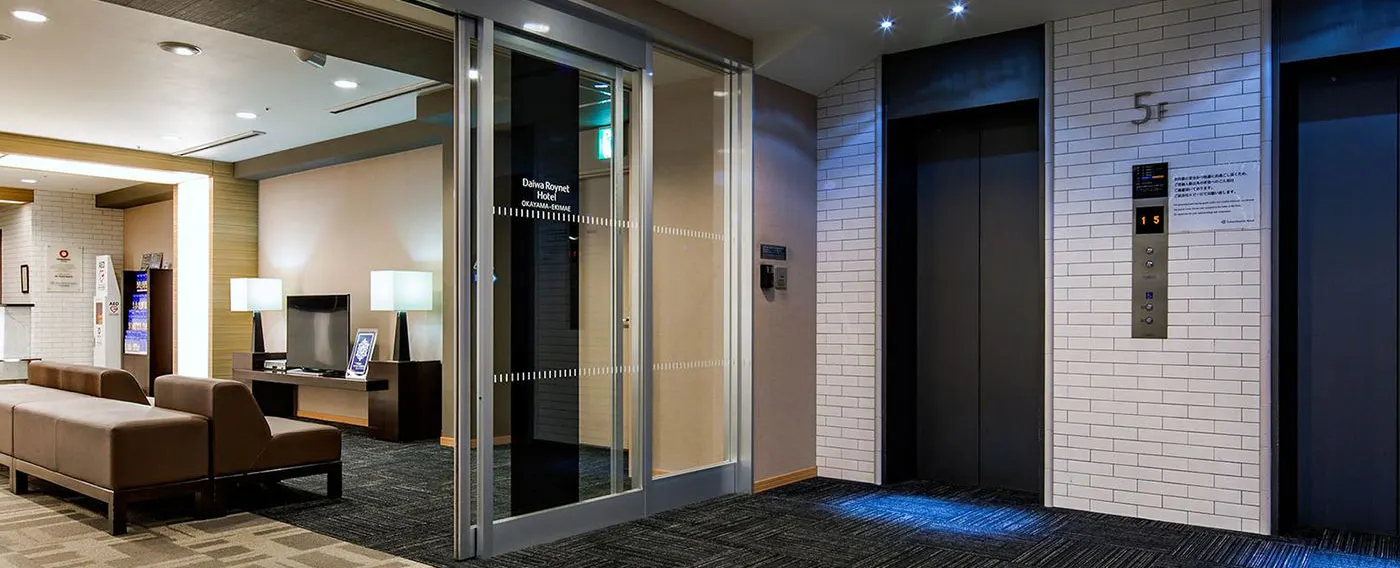 5階エレベーターホール