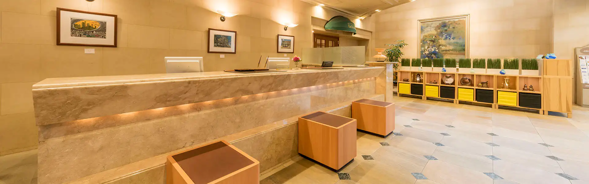 フロント・ロビー