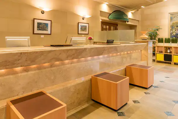 แผนกต้อนรับและล็อบบี้