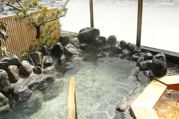 บ่อน้ำพุร้อนกลางแจ้ง