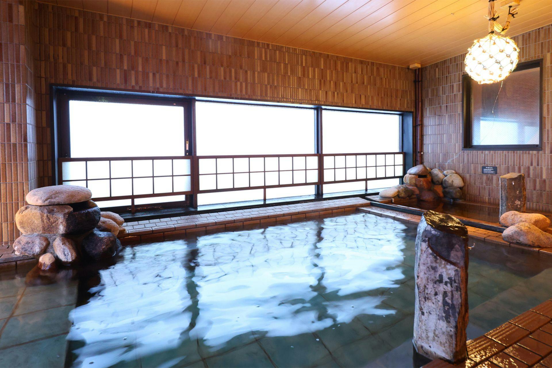 น้ำพุร้อนธรรมชาติ