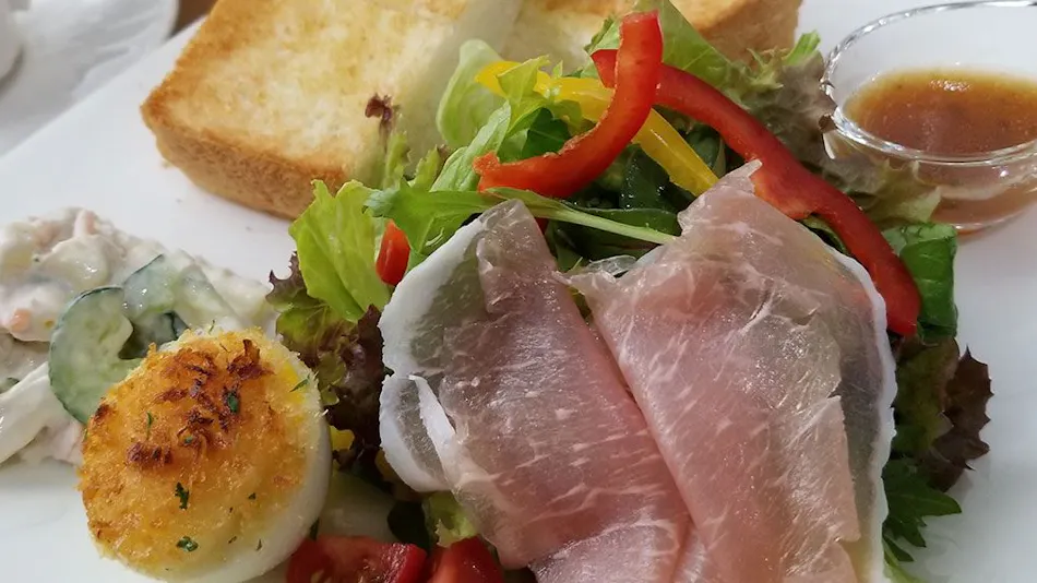 Hamilton Hotel - Red -