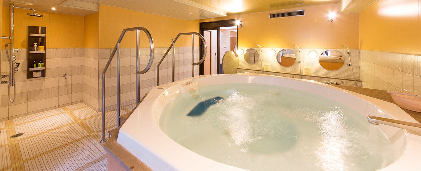 喷射浴缸（女性浴室）