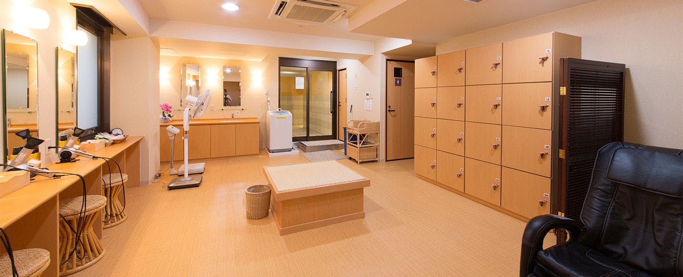 更衣室（女性浴室）