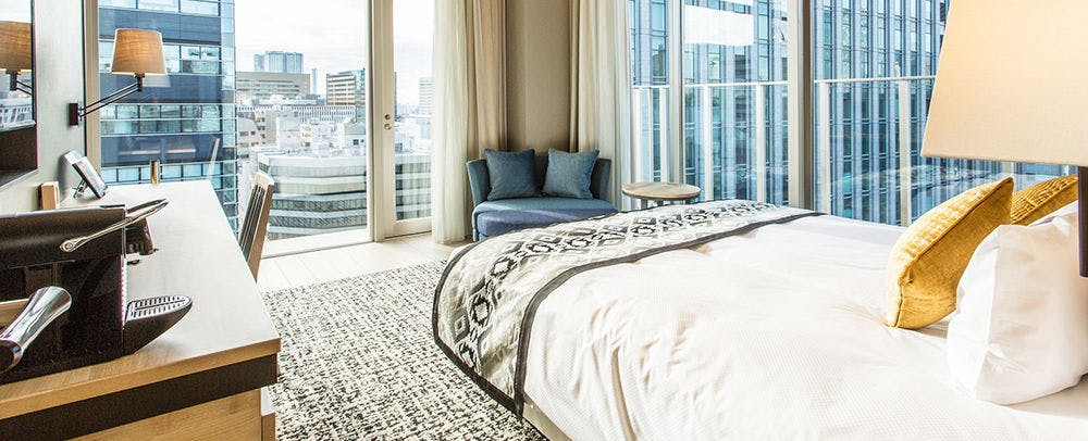 ห้องเตียงใหญ่พร้อมระเบียง (Mussee)