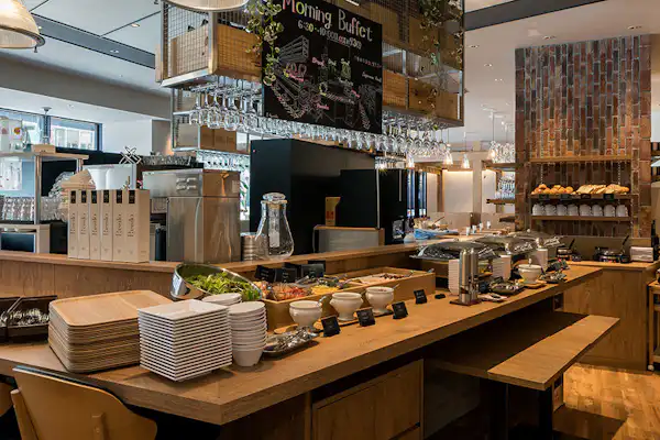 ร้านอาหารอิตาเลียน "ACQUA E SOLE"