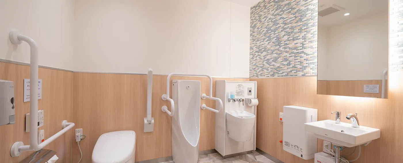 สิ่งอำนวยความสะดวกในอาคาร|ชั้น 1・ห้องน้ำสำหรับผู้พิการ