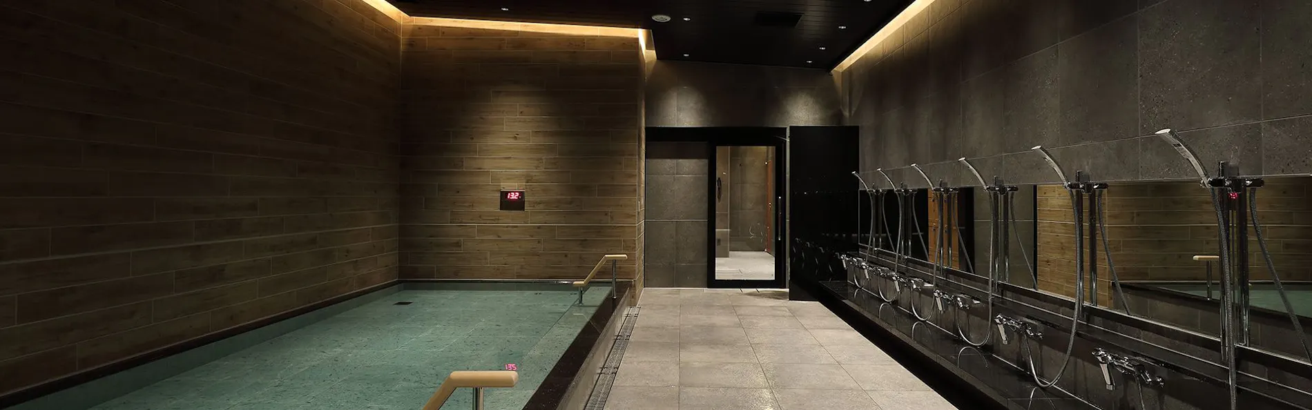 JR西日本グループ ヴィアインプライム広島新幹線口 <紅葉の湯>