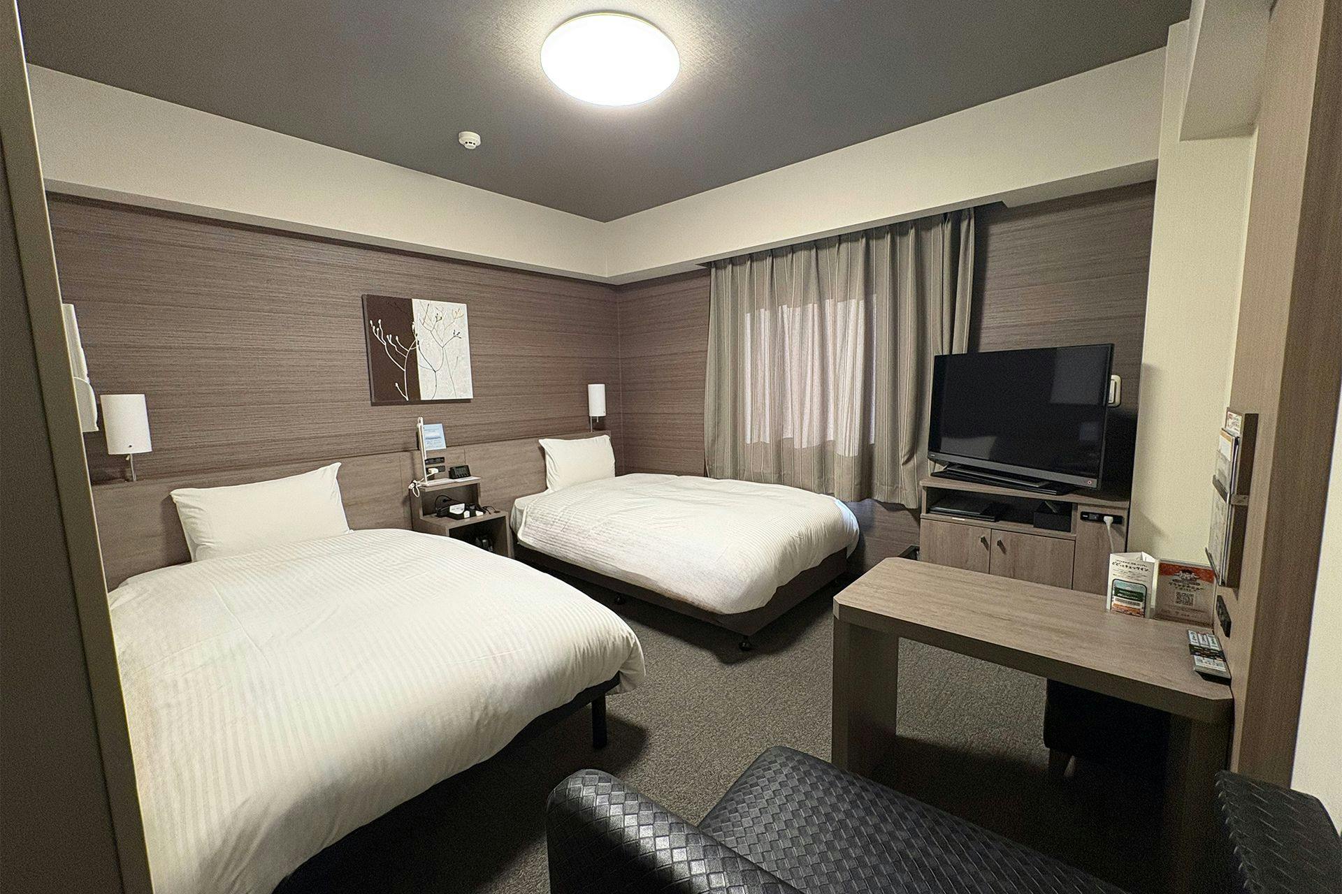 ホテルルートイン新富士駅南-国道1号バイパス沿-