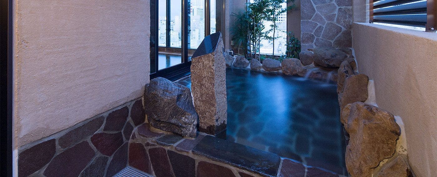 อ่างอาบน้ำกลางแจ้งสำหรับผู้ชาย