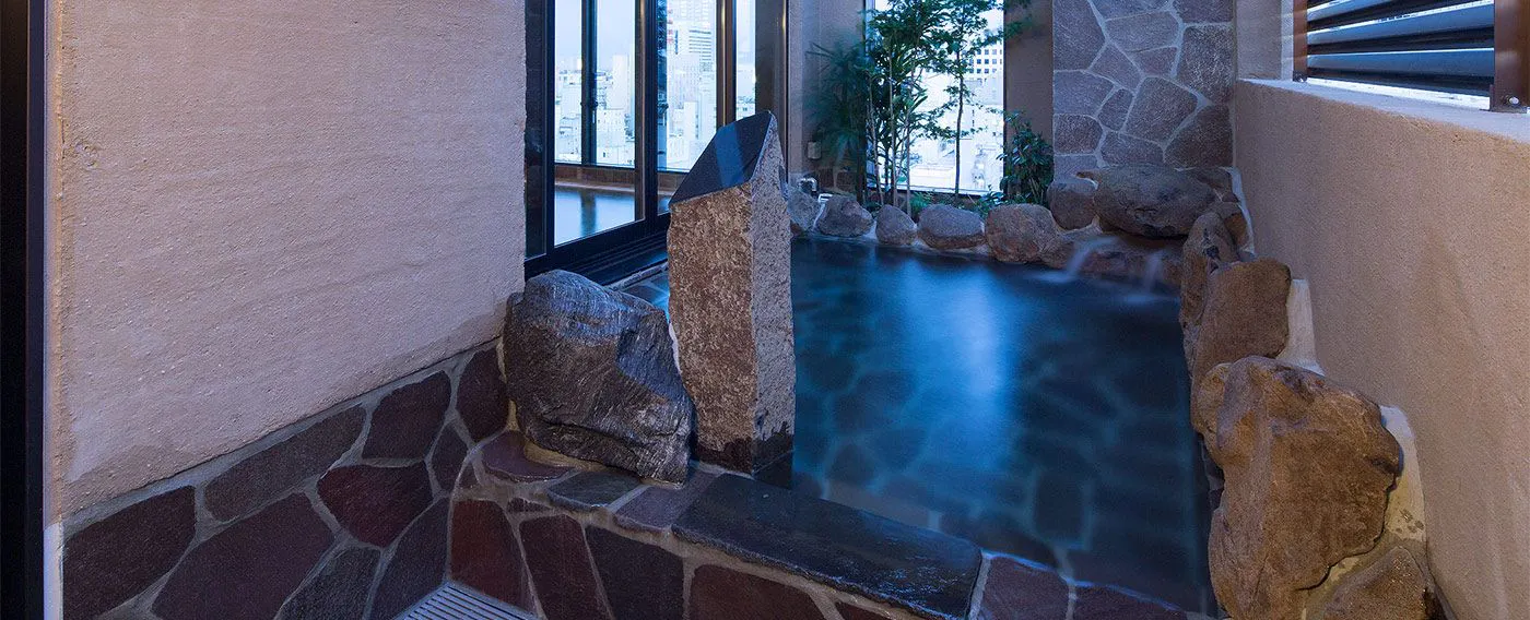 อ่างอาบน้ำกลางแจ้งสำหรับผู้ชาย