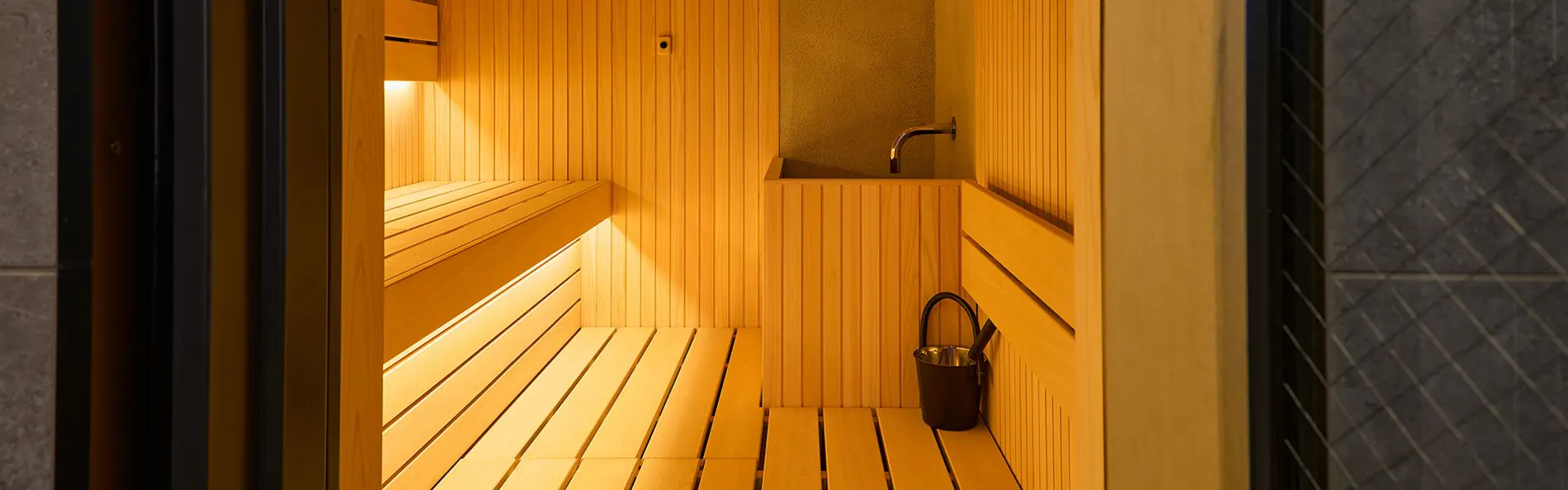 BASE LAYER HOTEL NAGOYANISHIKI