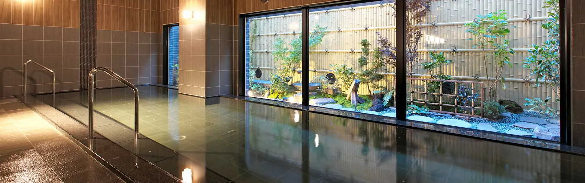 ホテルルートインGrand三沢-EAST COURT-