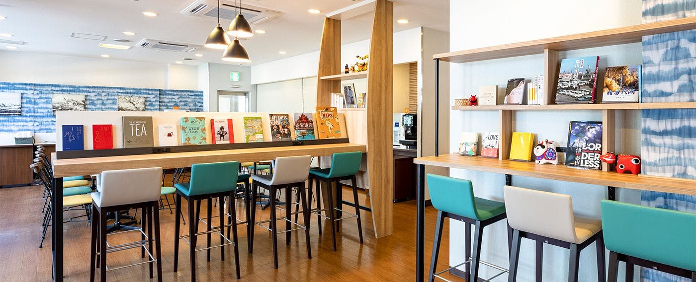 คาเฟ่ห้องสมุดคอมฟอร์ท