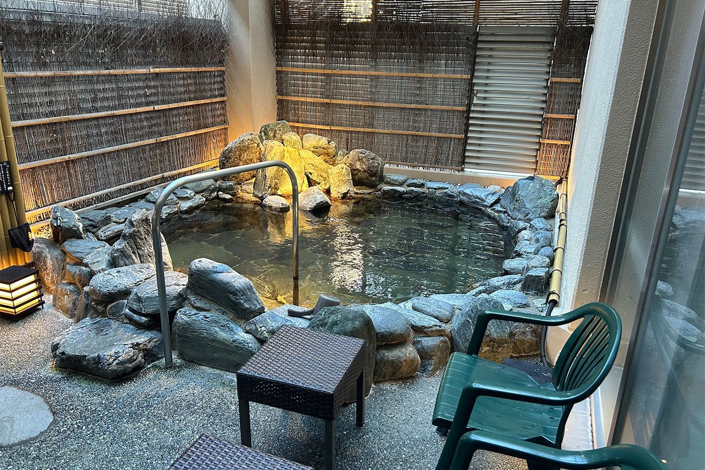 ออนเซ็นกลางแจ้ง