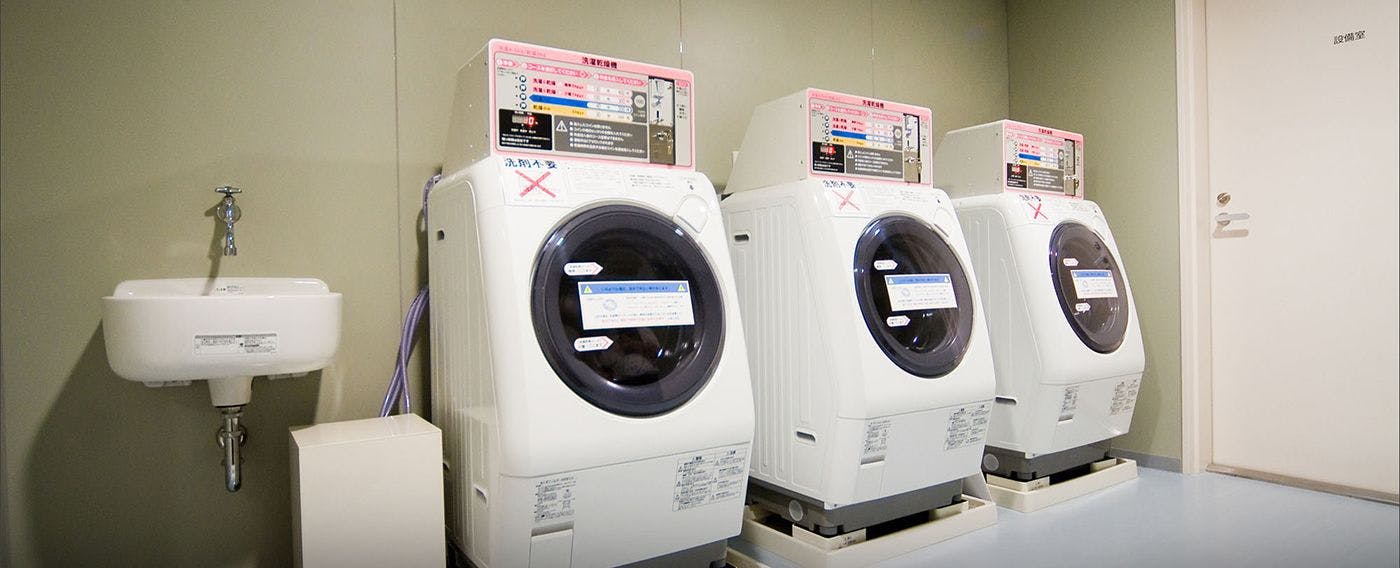 เครื่องซักผ้าหยอดเหรียญ (ชั้น 7)