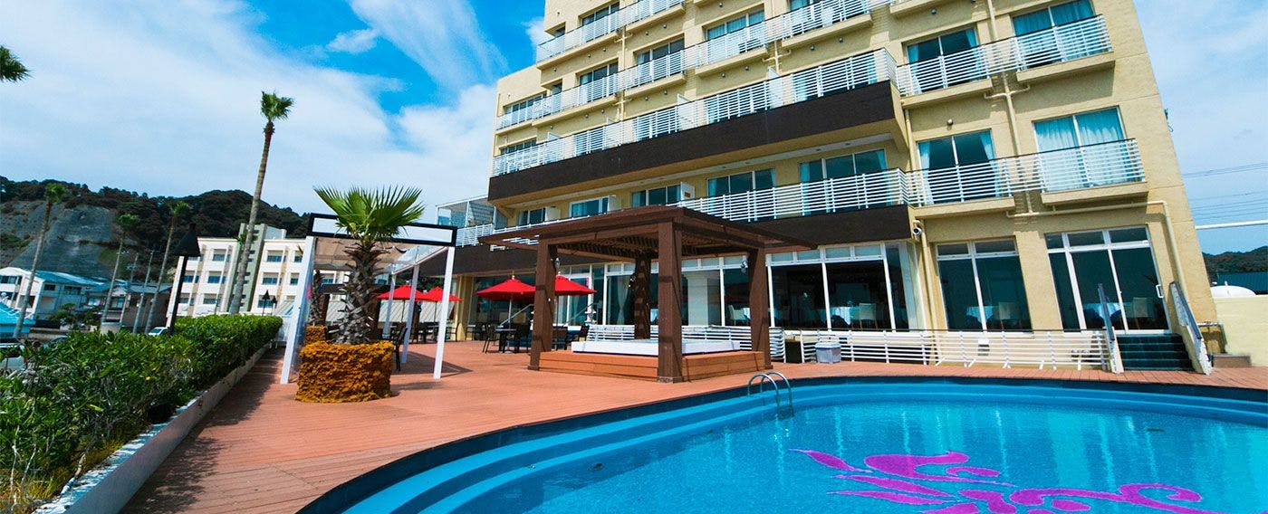 รีสอร์ทเขตร้อน