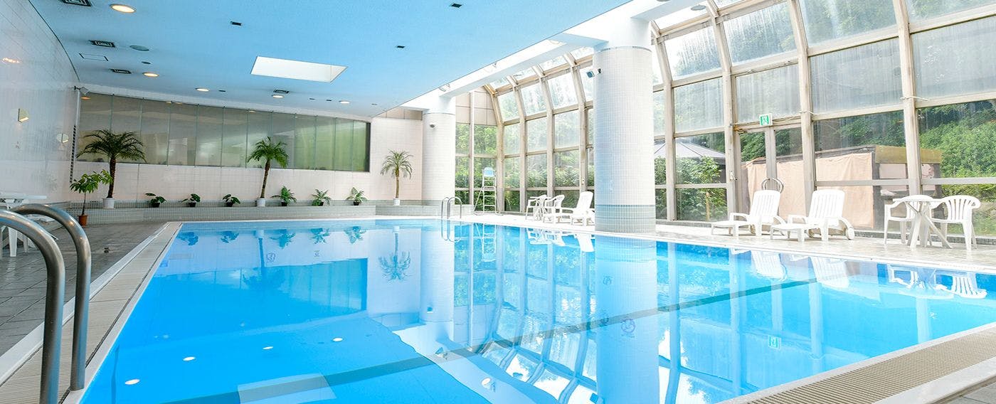 실내 수영장, 크기 8m×15m