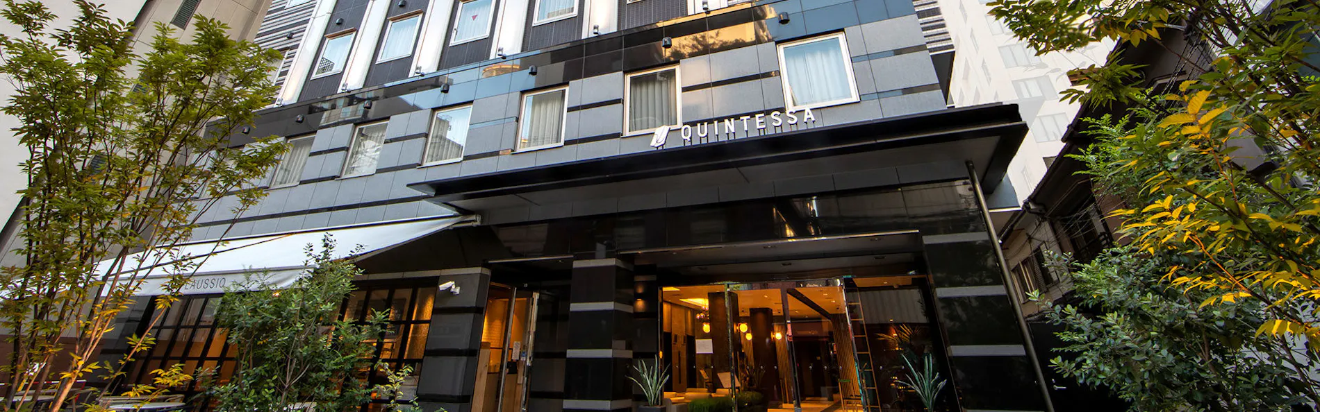 クインテッサホテル大阪心斎橋 Comic&Books