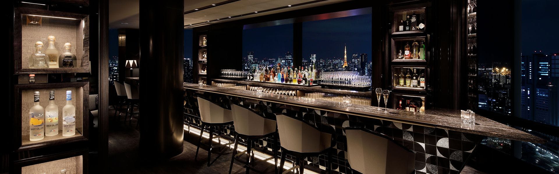 TABLE 9 ค็อกเทลบาร์