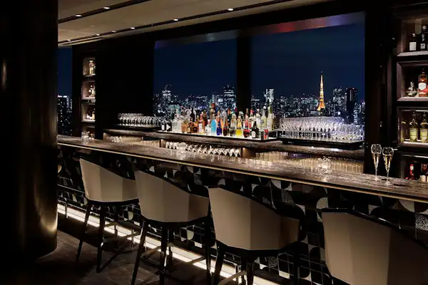 TABLE 9 ค็อกเทลบาร์