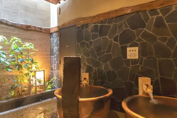 Bilik mandi awam besar