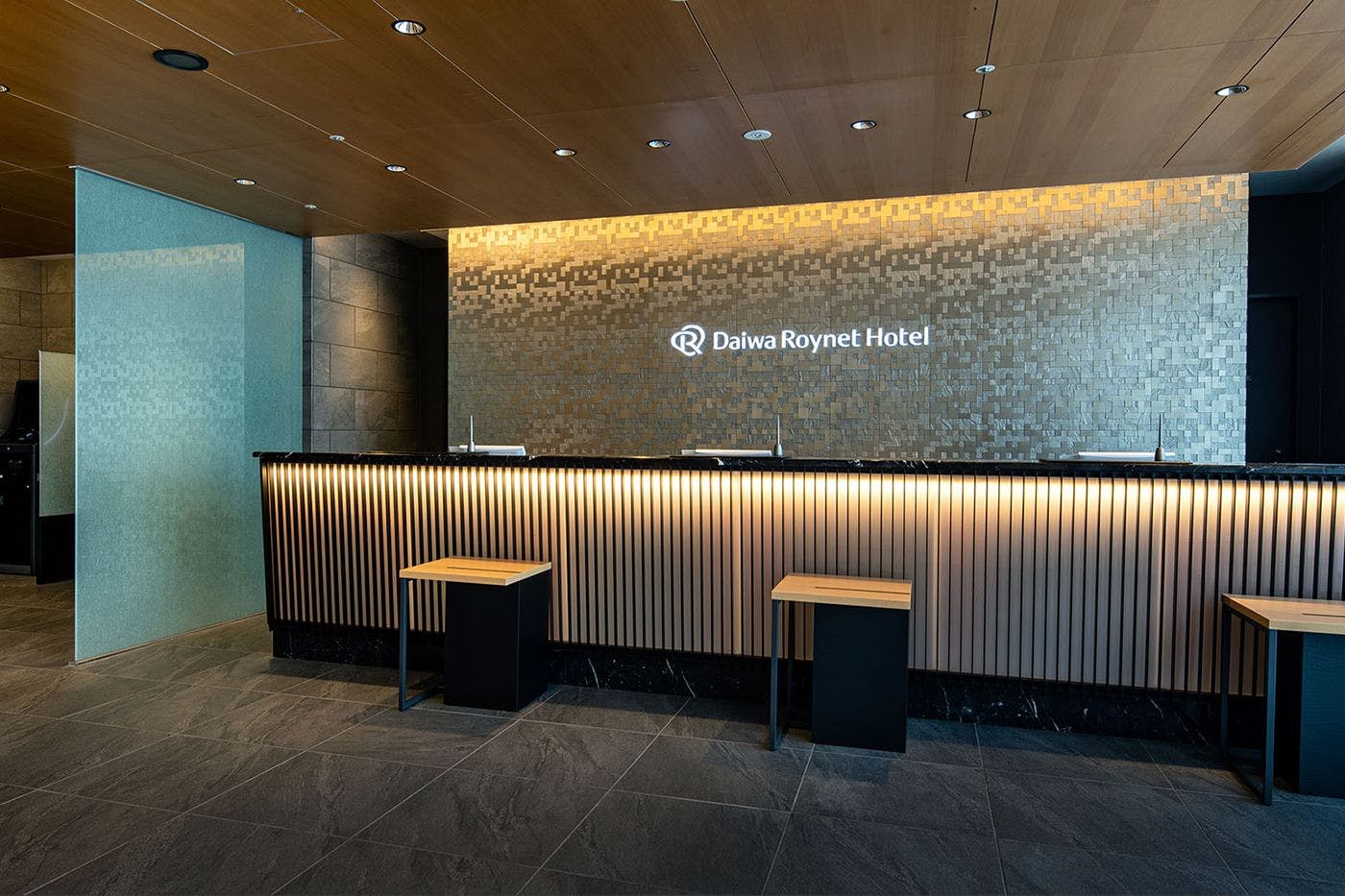 フロント（2階）