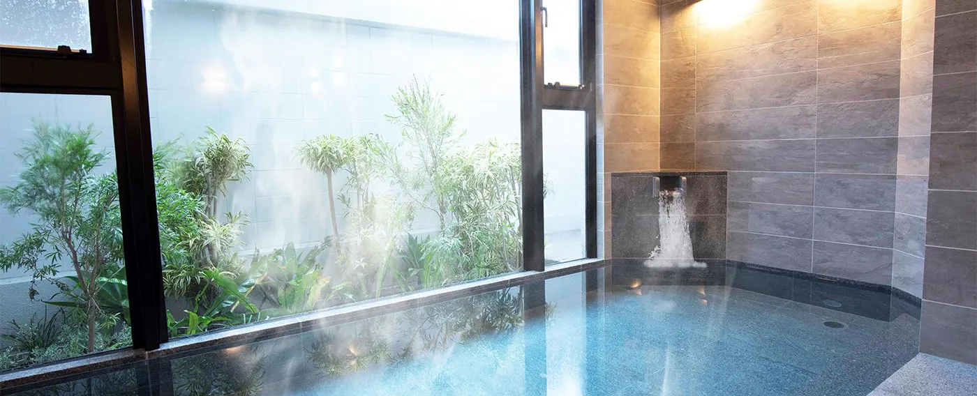 長い旅の疲れを癒す大浴場