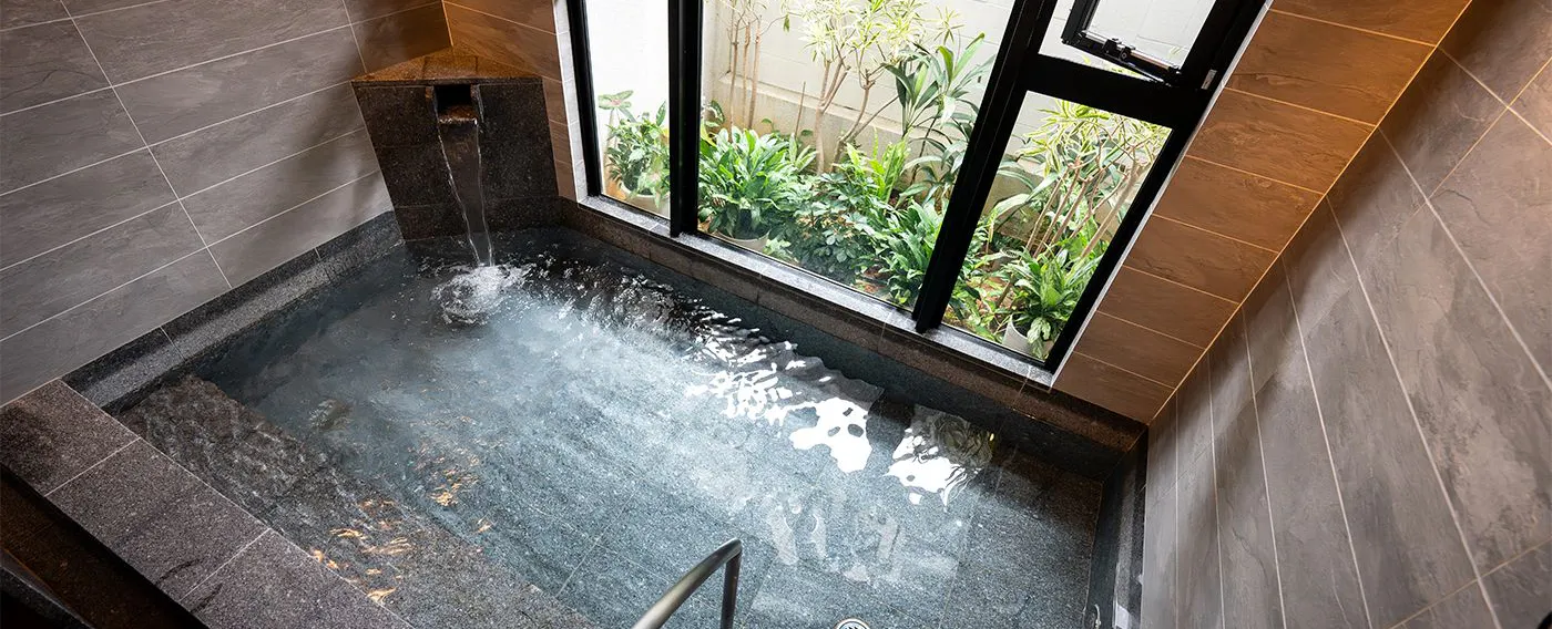 長い旅の疲れを癒す大浴場