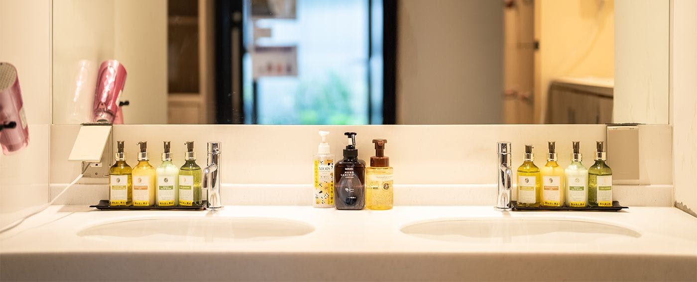 長い旅の疲れを癒す大浴場